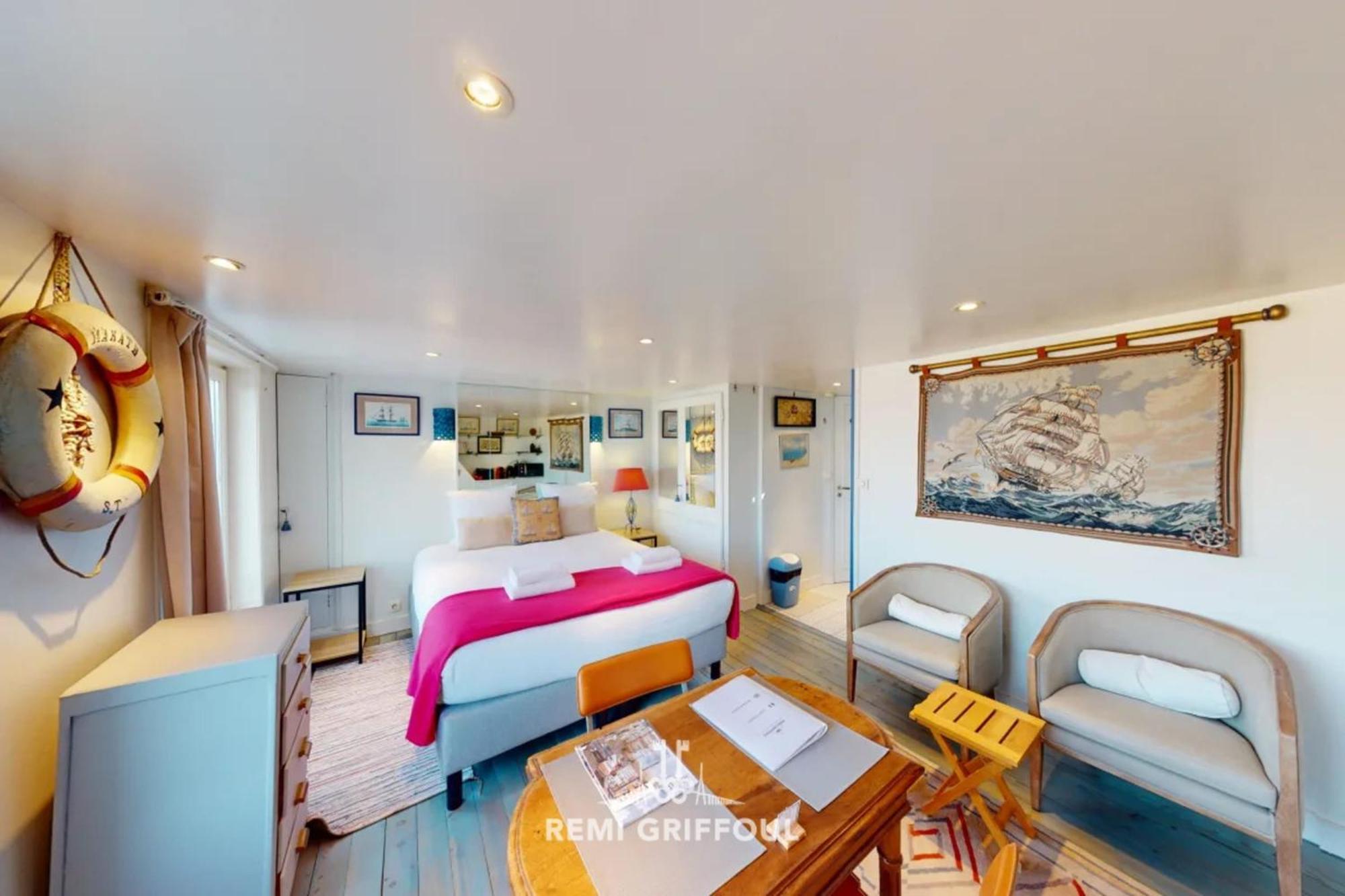 Racing The Wind Breathtaking Port View 2 Pers Apartment Онфльор Екстериор снимка