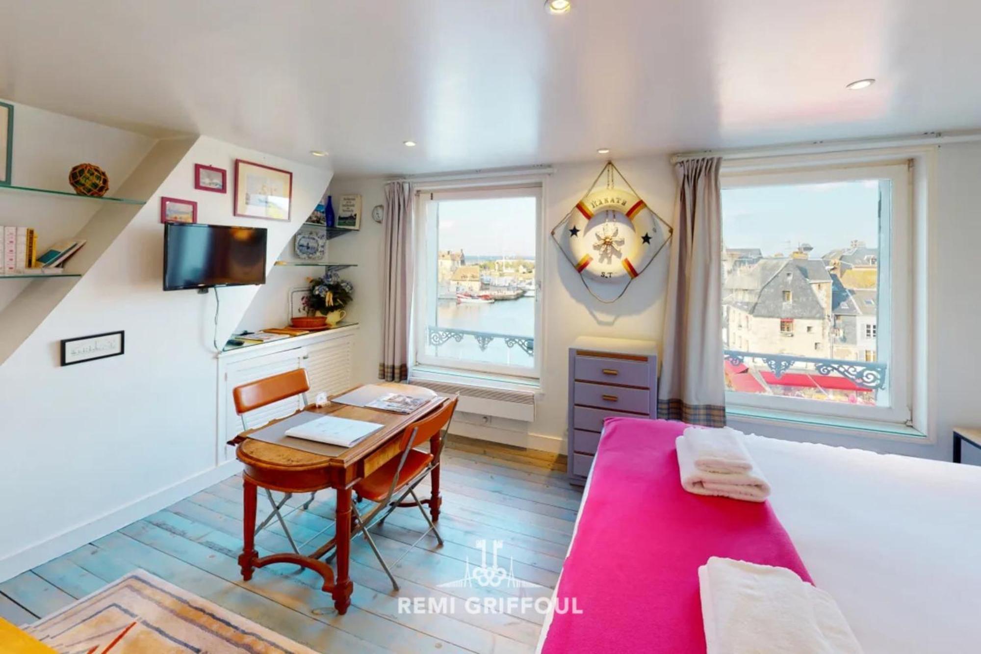 Racing The Wind Breathtaking Port View 2 Pers Apartment Онфльор Екстериор снимка